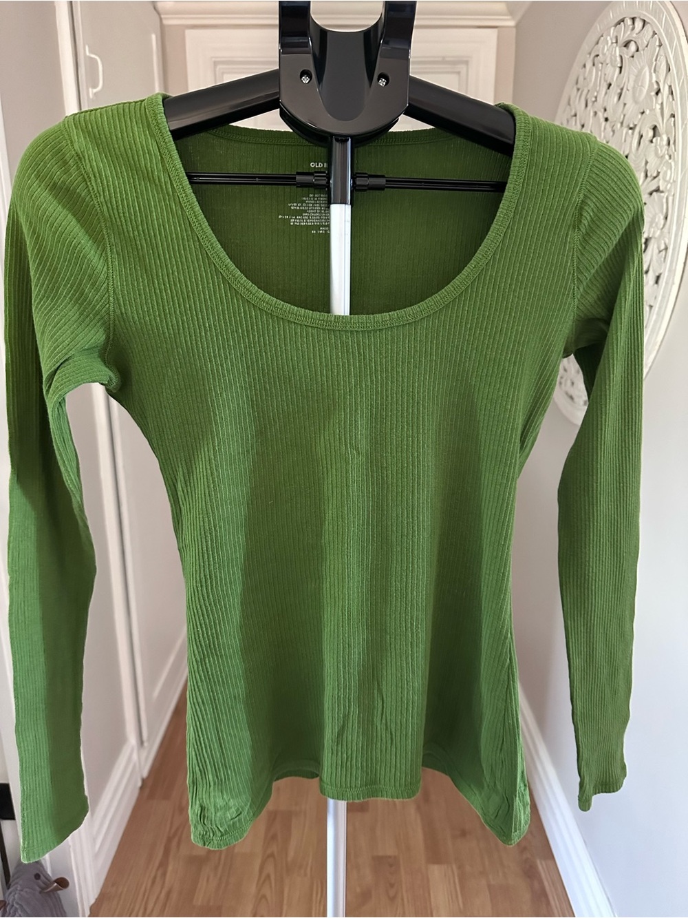 Old Navy Olive Ribbed Scoop-Neck Long Sleeve Top Med - Picture 2 of 5